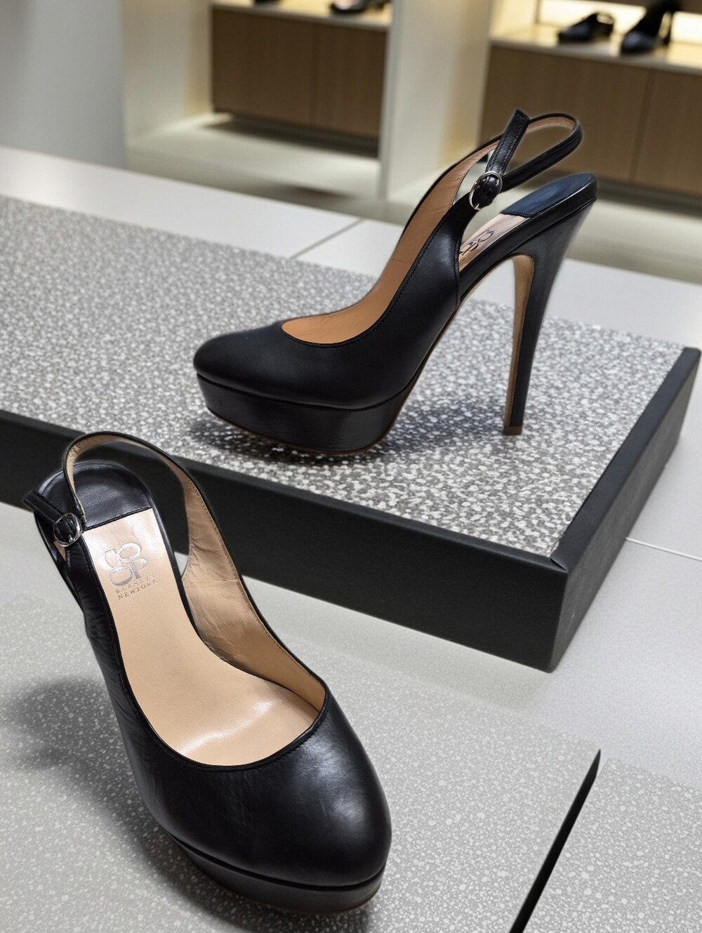 CO-OP BARNEYS NEW YORK Women's Sz 38 Platform Heels